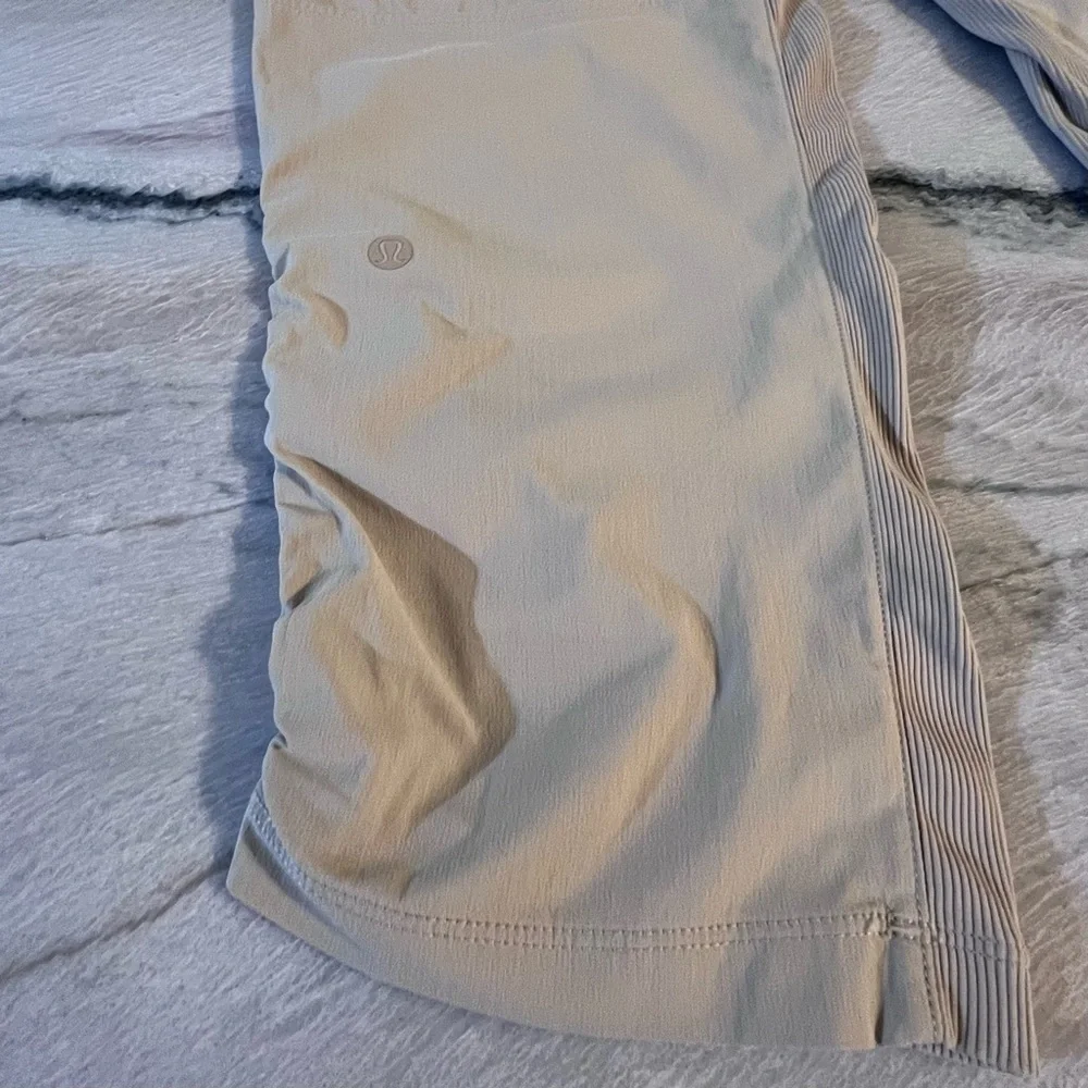 Lululemon Beyond the Studio Crop - Picture 10 of 16